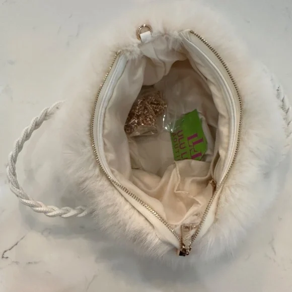 White faux fur purse with embedded white pearls - Picture 3 of 5